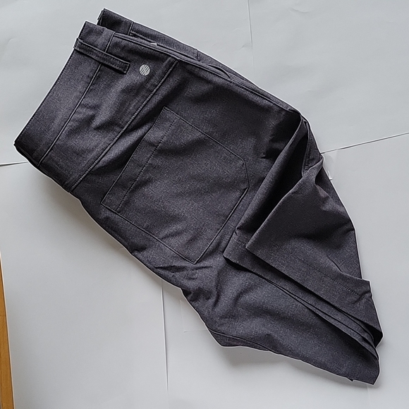 Zella Men's shorts  flat front grey size 34 NWT - Picture 1 of 9